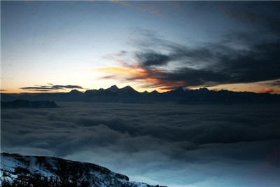 行到水穷处，坐看云起时