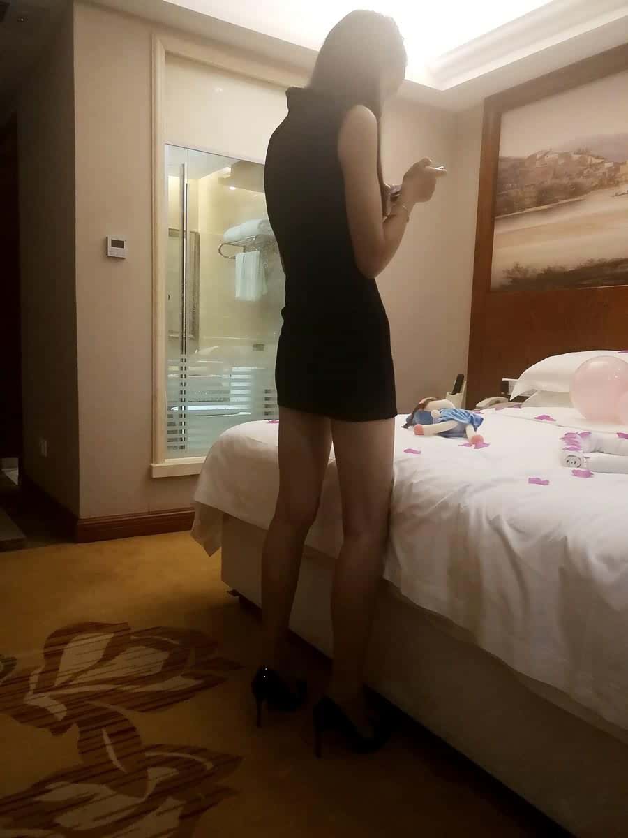 长腿女友第一次在镜头下表现