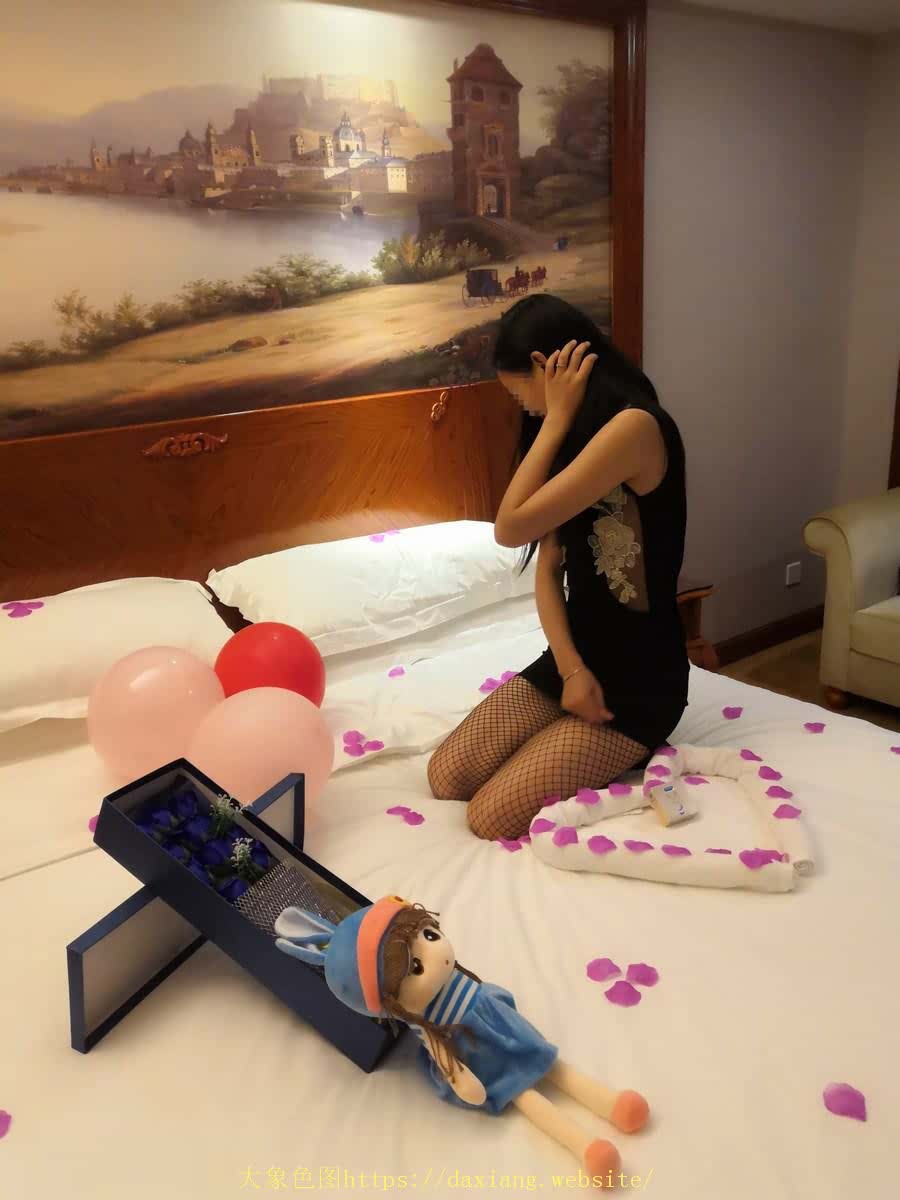 长腿女友第一次在镜头下表现