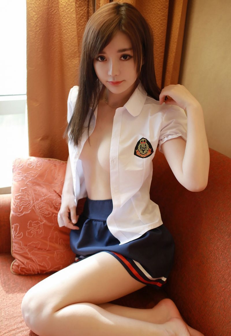 校园女神美乳酥胸宾馆室内走光性感诱惑写真[30P]