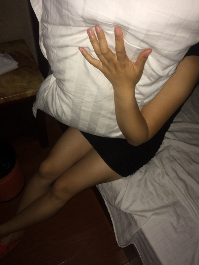 约会鲍鱼肥美的丰满人妻大战一场