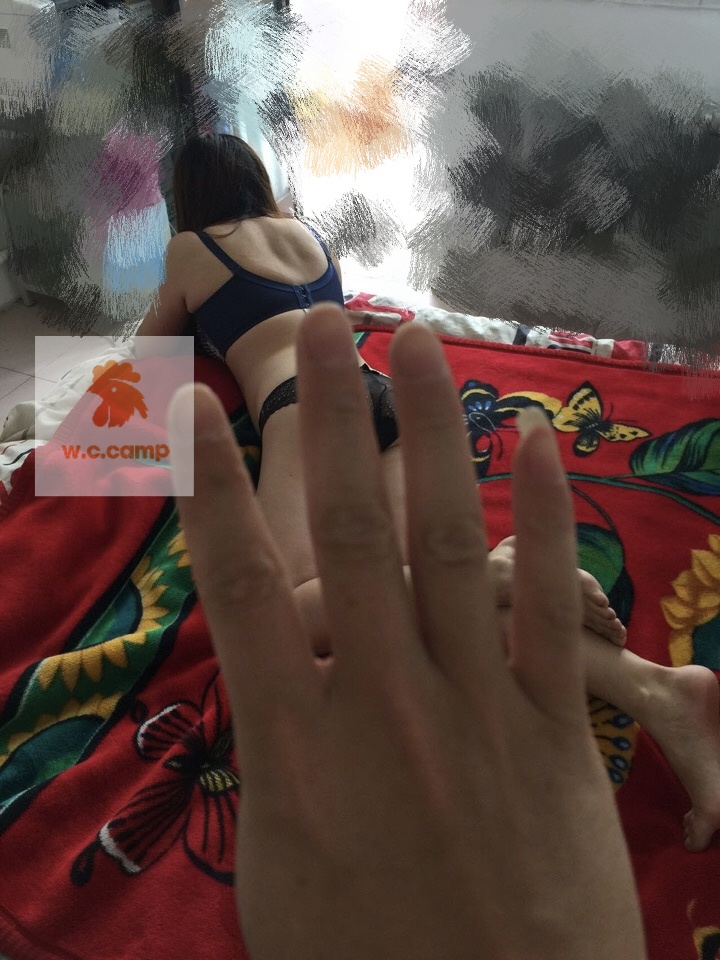 分享喜欢调教多P肥美骚妻