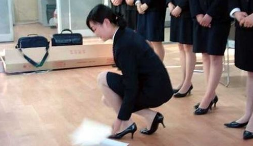 女生走光图片