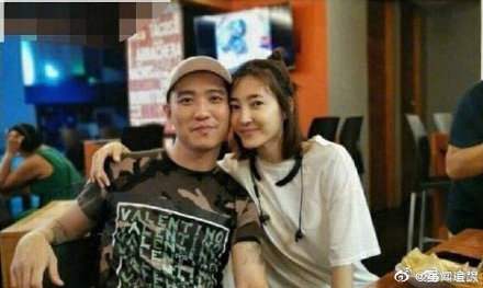王丽坤领证实锤？与富商男友现身民政局照曝光