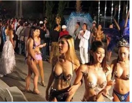 为什么所有红灯区的灯都是红的