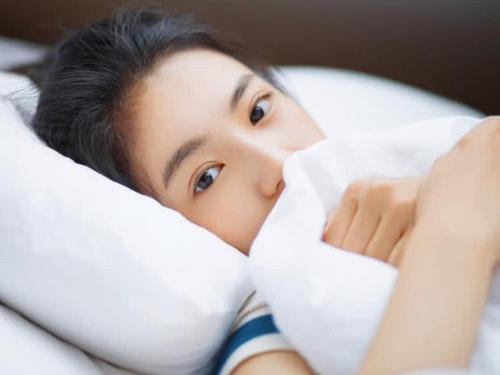 早上起床撩男朋友的话_给男朋友的早安调皮话
