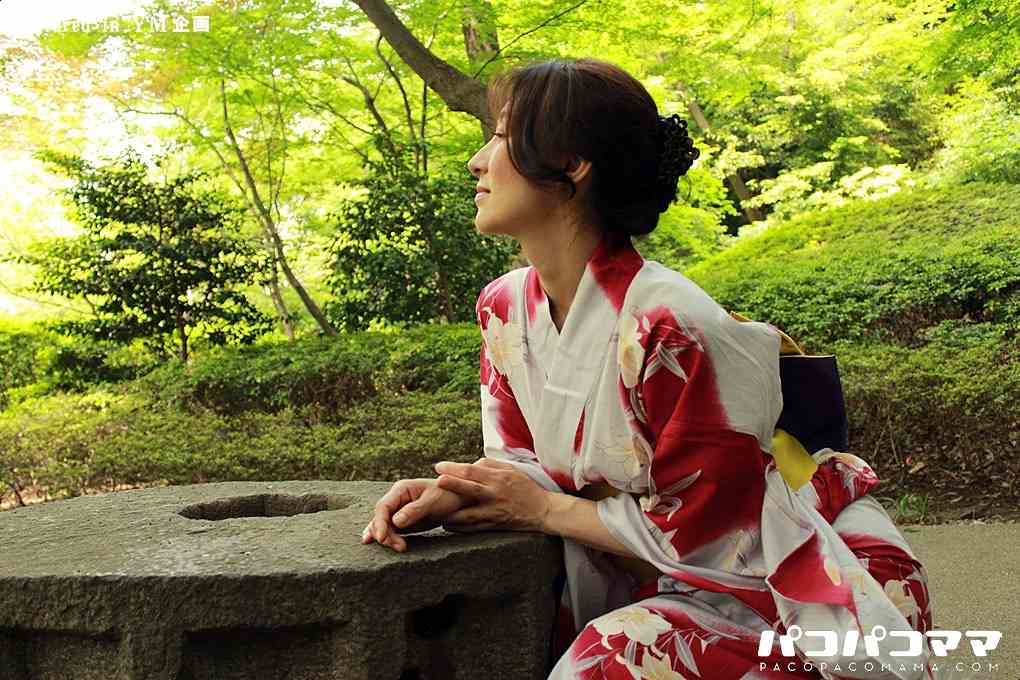 喜欢玩刺激的松本着和服在户外露出后回家和情人啪啪啪