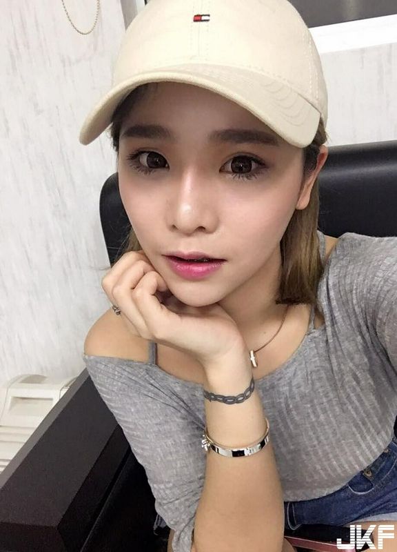 短发控请进LenaJao这种可爱大眼短发的妹子超吸引人
