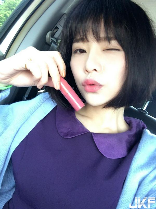 短发控请进LenaJao这种可爱大眼短发的妹子超吸引人