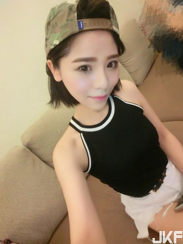 短发控请进LenaJao这种可爱大眼短发的妹子超吸引人