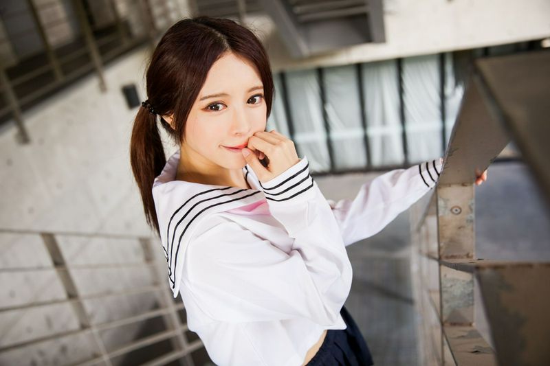 台湾美女张齐郡JULIE长筒袜校服少女