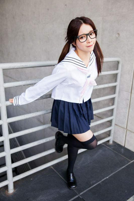台湾美女张齐郡JULIE长筒袜校服少女