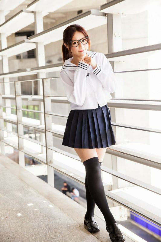 台湾美女张齐郡JULIE长筒袜校服少女