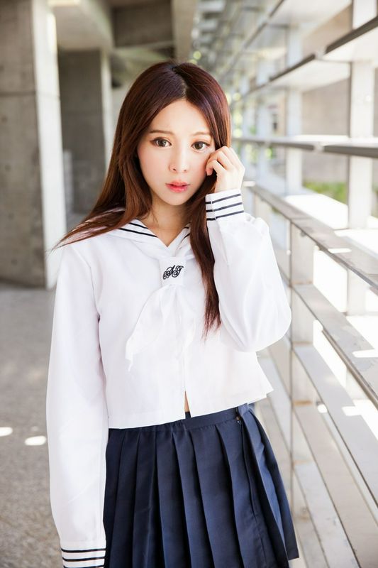 台湾美女张齐郡JULIE长筒袜校服少女