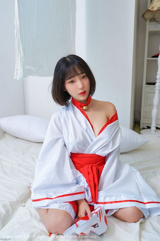 小清新含苞待放稚嫩感让人好想拥入怀中卿卿