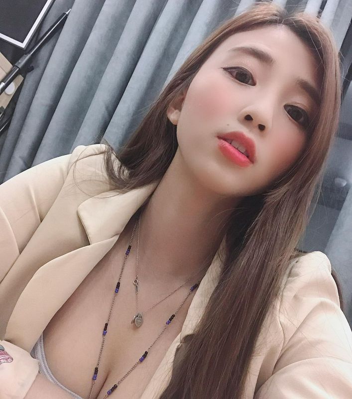 薛小凉饱满大肉包让人移不开眼