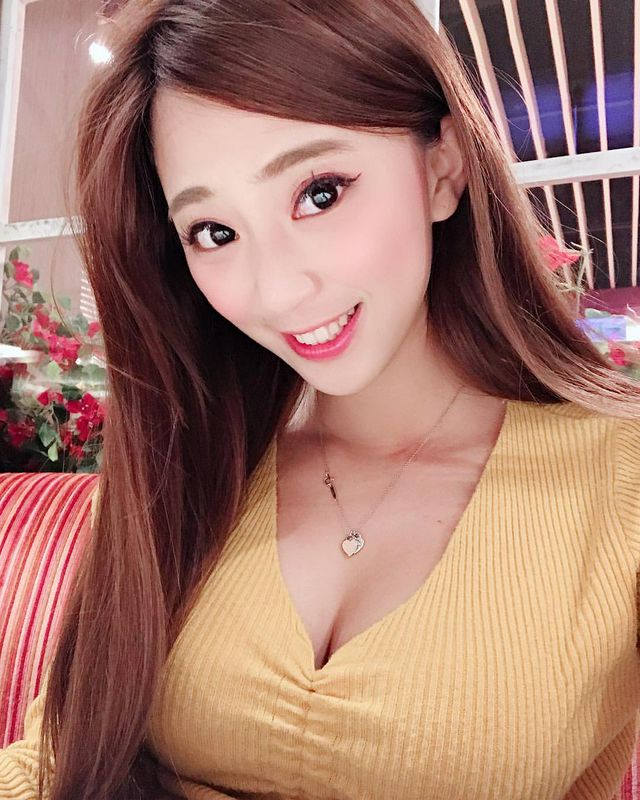 薛小凉饱满大肉包让人移不开眼