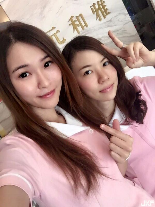 医美诊所正妹护理师_飞飞_上班时小露酥胸自拍自觉样子好颓废