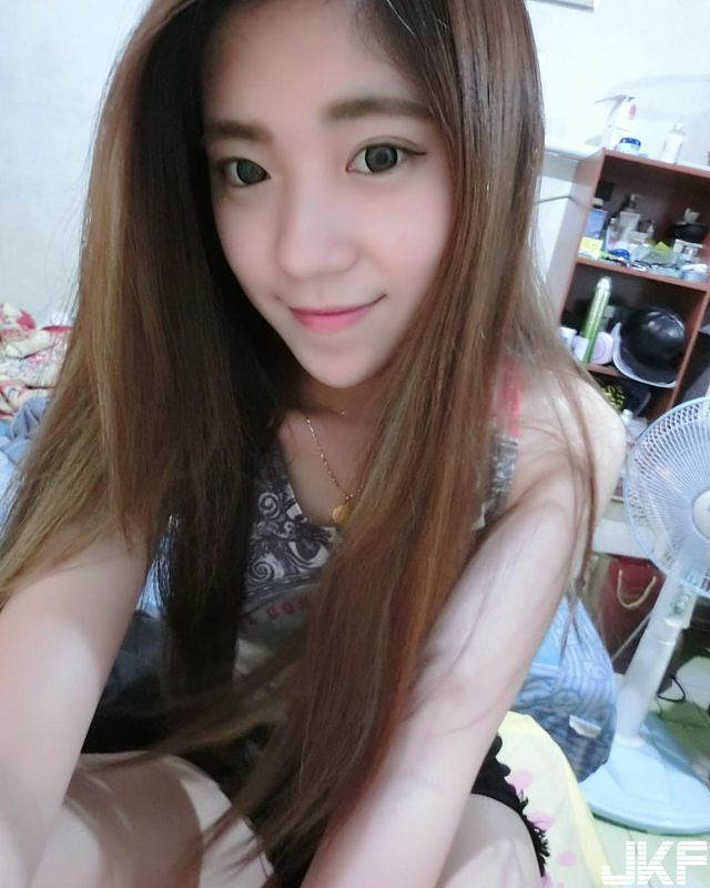 张芷瑄颜值超高！德明大眼亮丽正妹！