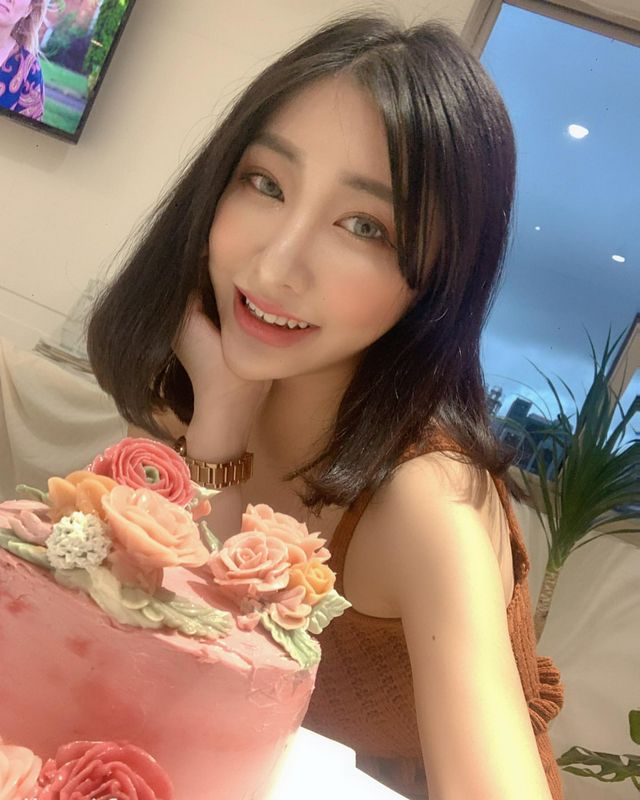 直播主妮妮浑圆巨乳溢出视觉画面超级凶