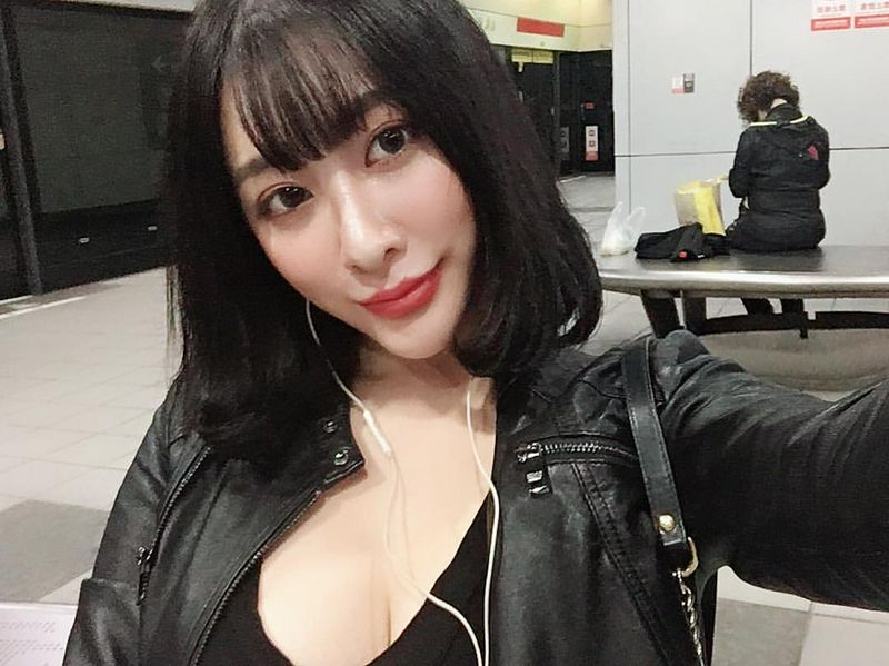 直播主妮妮浑圆巨乳溢出视觉画面超级凶