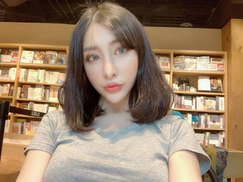 直播主妮妮浑圆巨乳溢出视觉画面超级凶