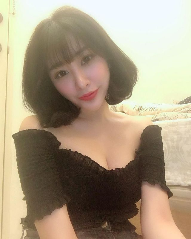 直播主妮妮浑圆巨乳溢出视觉画面超级凶