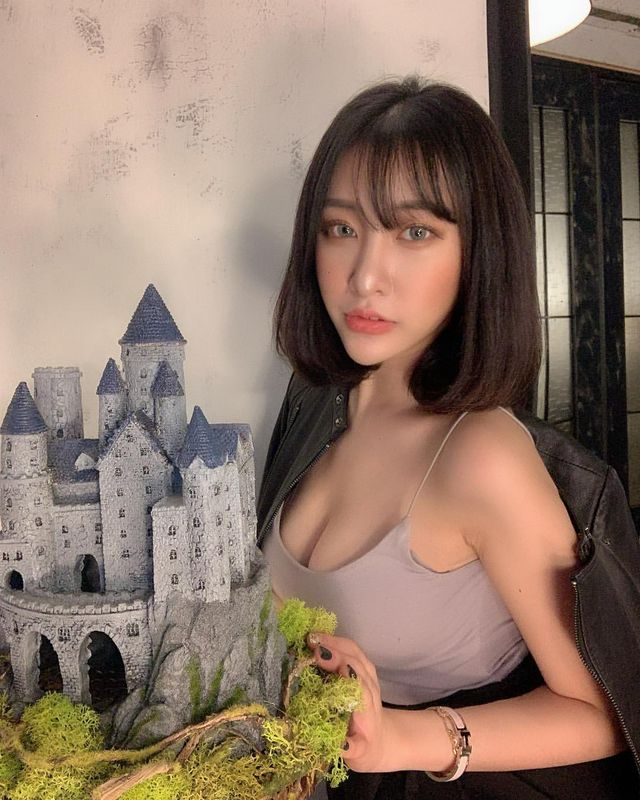 直播主妮妮浑圆巨乳溢出视觉画面超级凶