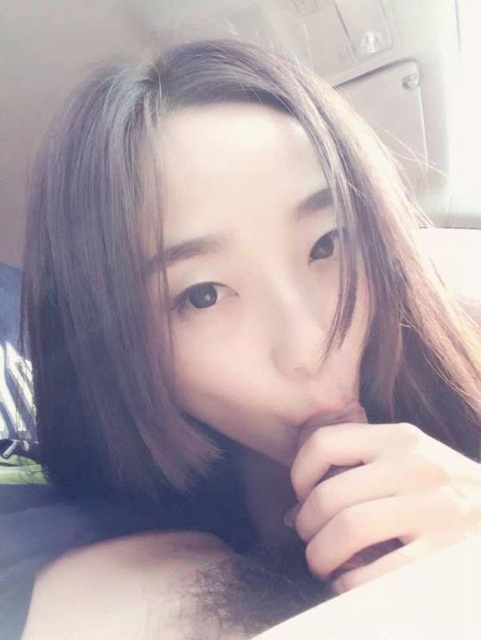 [M腿]花径不曾缘客扫，蓬门今始为君开
