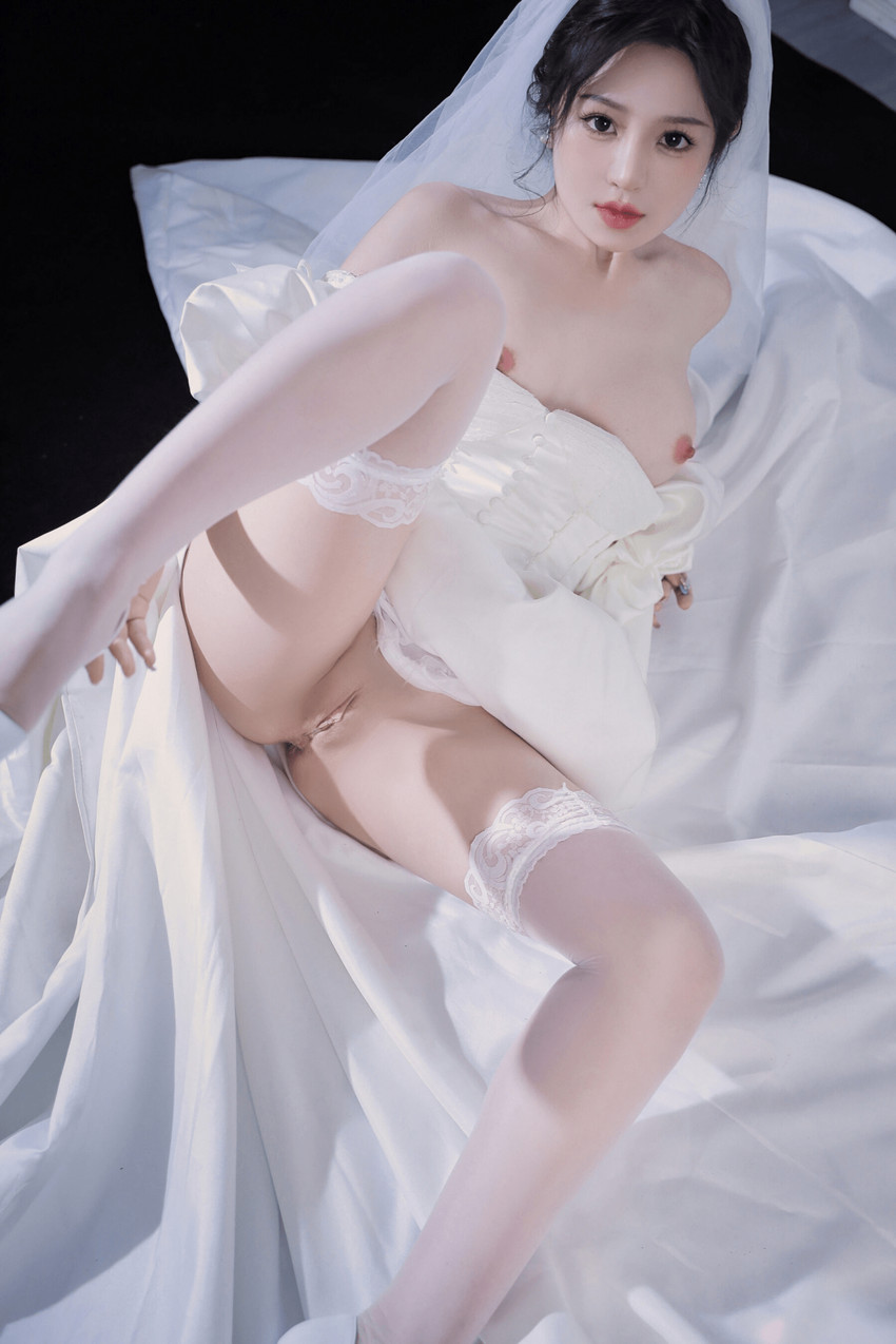 穿婚纱的新娘子
