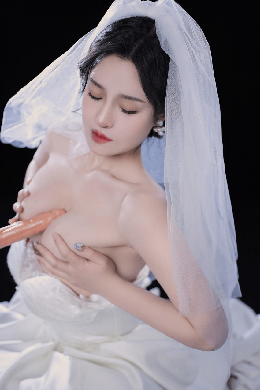穿婚纱的新娘子