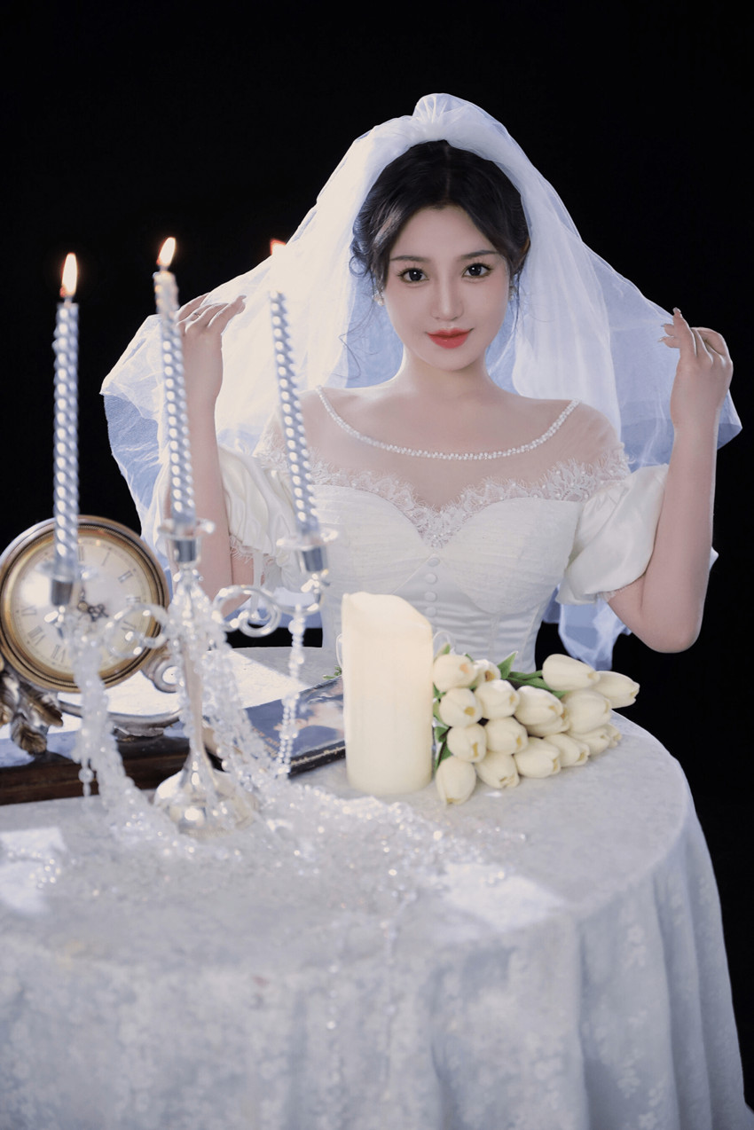 穿婚纱的新娘子