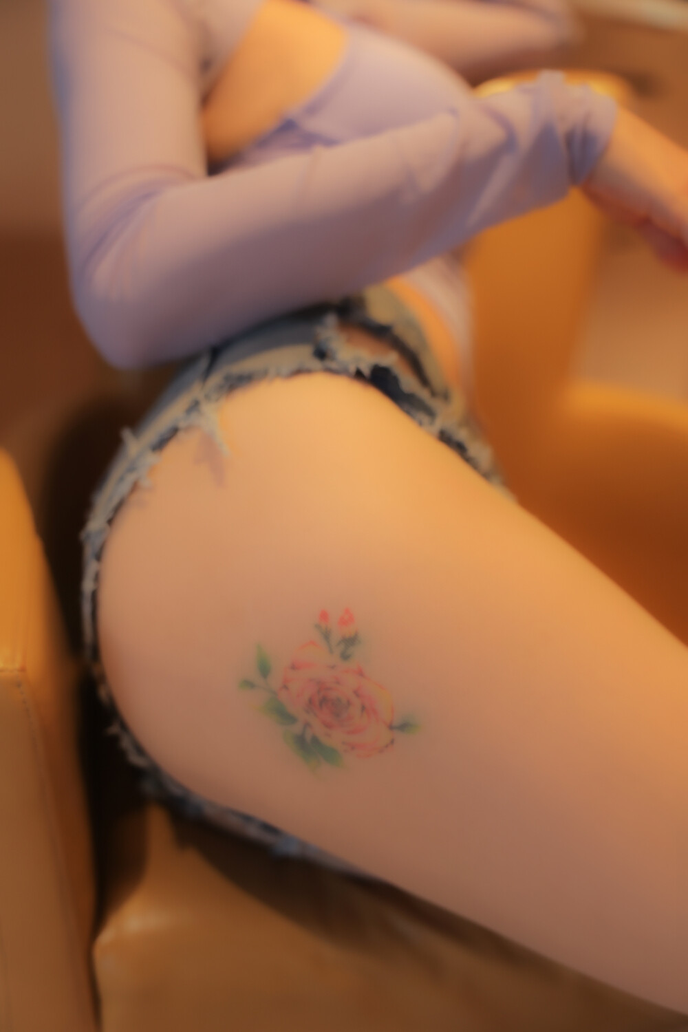 迷人的巨乳逆天的长腿