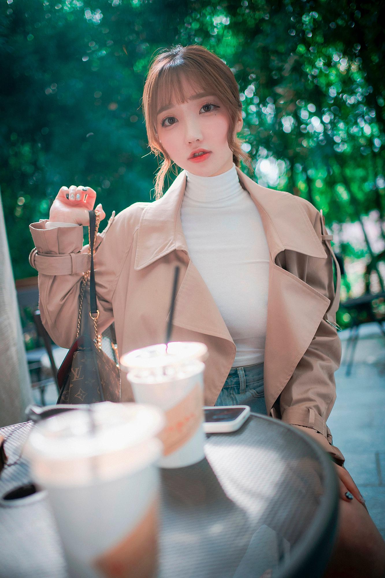 欲超迷人小姐姐