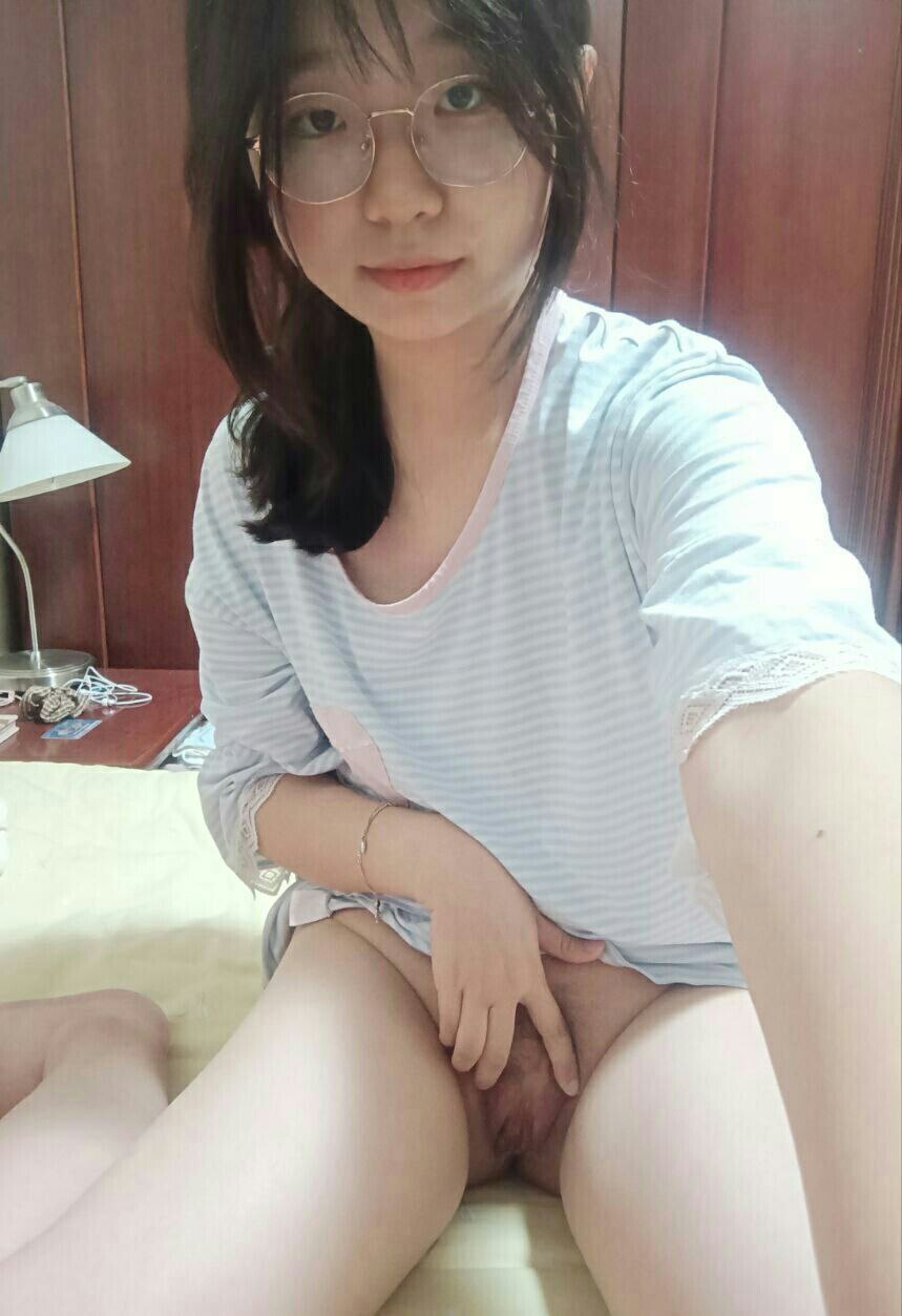 不怕反差婊有文化，就怕反差婊戴眼镜