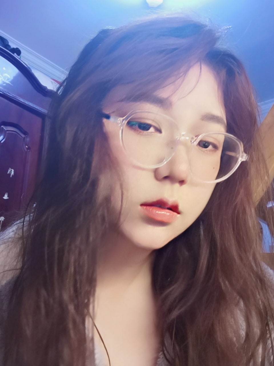 不怕反差婊有文化，就怕反差婊戴眼镜