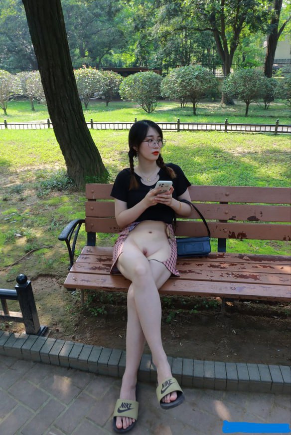 不怕反差婊有文化，就怕反差婊戴眼镜