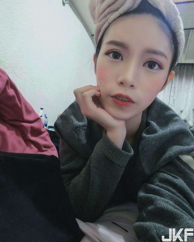 插进了丝袜人妻-【2023年12月更新】