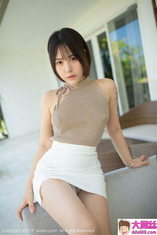 女神Evelyn艾莉巴厘岛旅拍性感毛衣真空激凸秀惹火身材诱惑写真_0