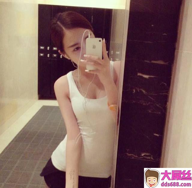 Misselvayy令人羡慕E奶翘臀白皙美腿正妹