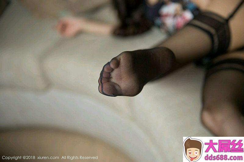 女神杨晨晨sugar古典旗袍配吊带黑丝秀完美身材性感写真_0