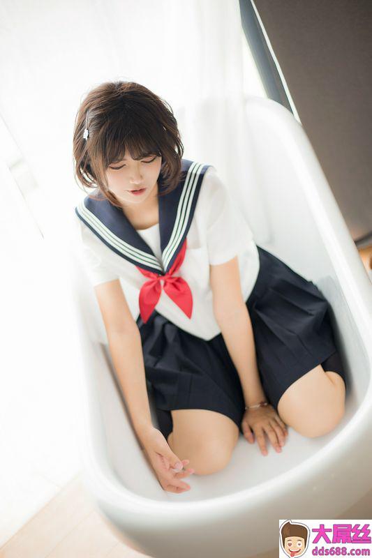 水手服少女