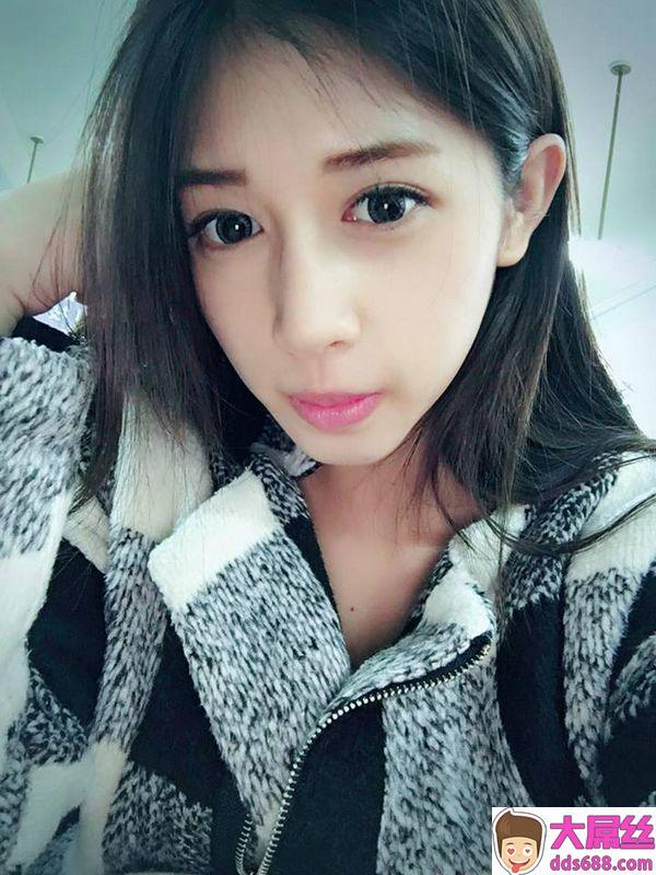 菜菜林忆婷超长事业线让人惊艳