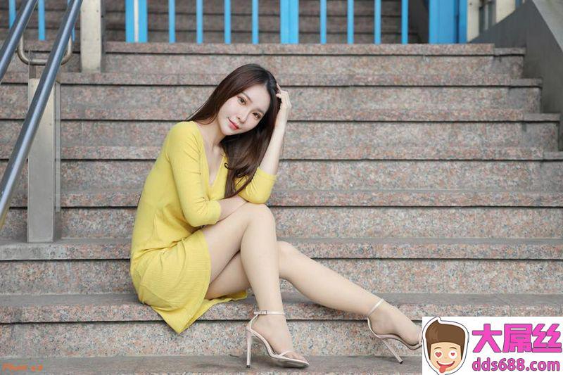 让女神来示范猫系电眼的魅力有多强！～余纳斯