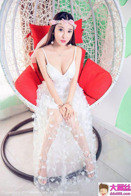 千娇百媚李梓熙洁白婚纱美不胜收