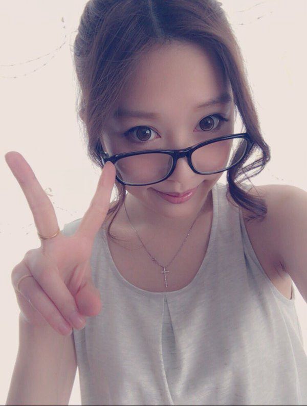 偶遇90后美女
