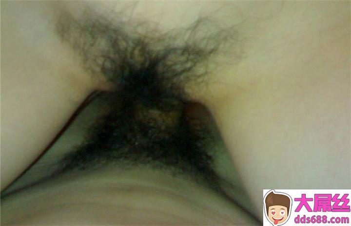 与夜店认识的妙龄女子发生一夜情～不戴套套ㄉ唷