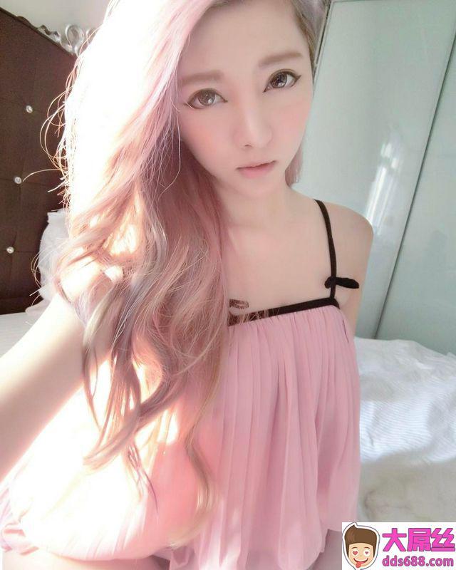 奶精妹性感可爱李玟儒!超性感的真人芭比