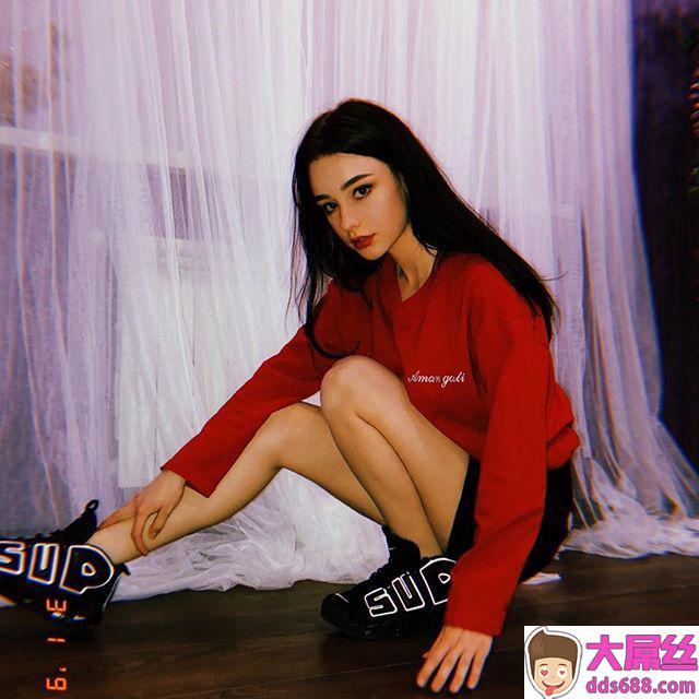 仙女级正妹Dashataran颜值身材好到太OP根本让人羡慕