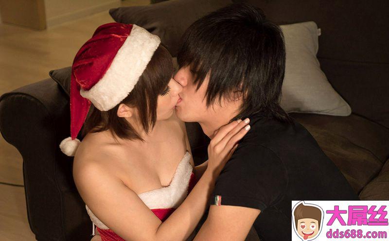 麻里梨夏恋人はサンタクロースなセックス画像
